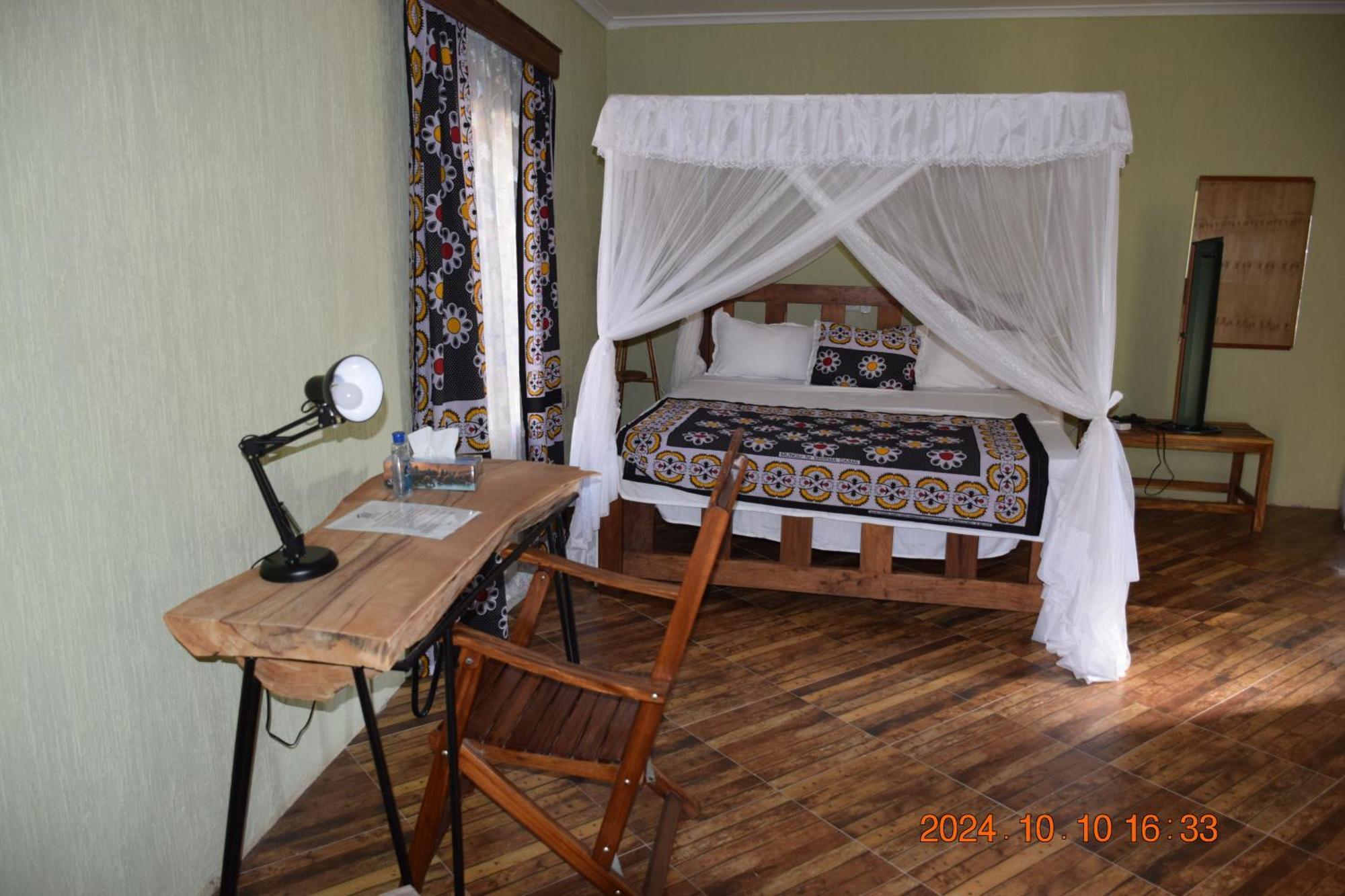 Mwi Village House Мто-ва-Мбу Экстерьер фото