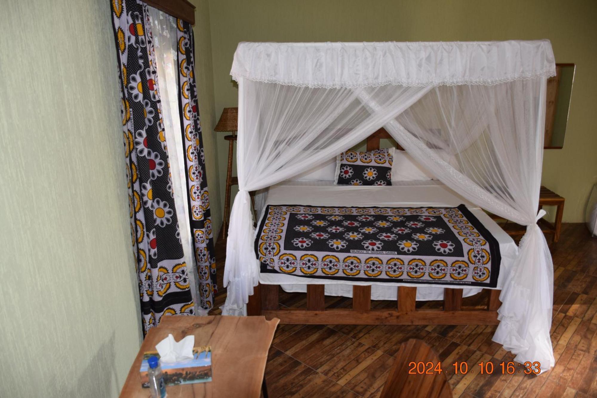 Mwi Village House Мто-ва-Мбу Экстерьер фото